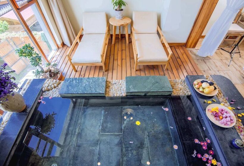 Loving Clouds Family Inn