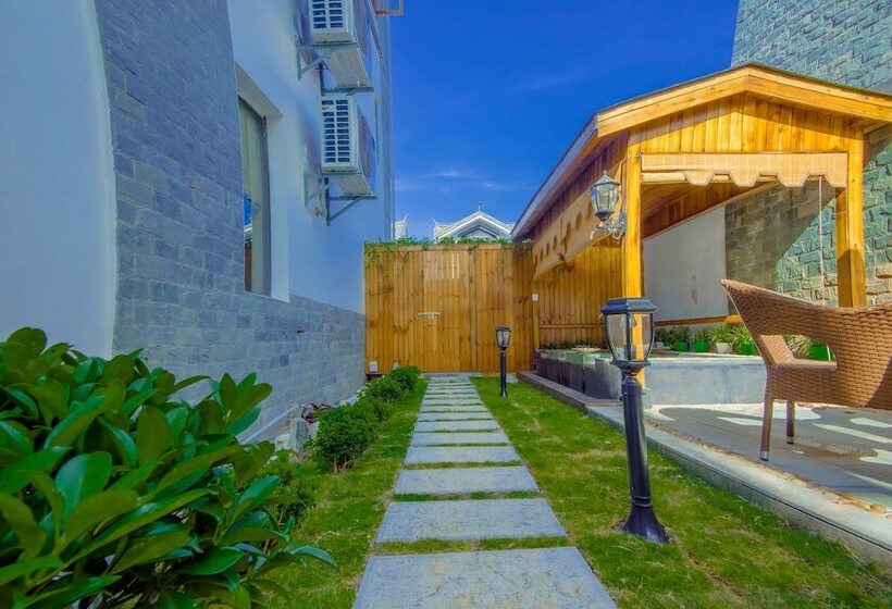 Loving Clouds Family Inn