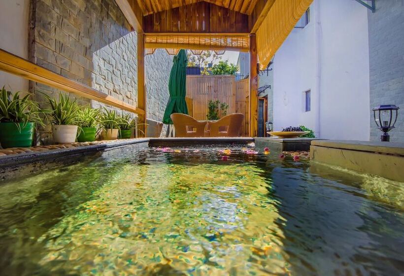 Loving Clouds Family Inn