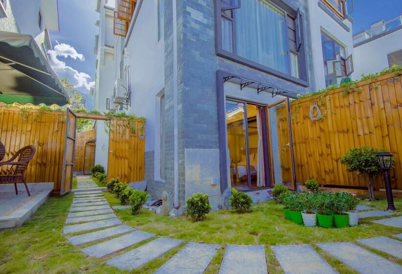 Loving Clouds Family Inn