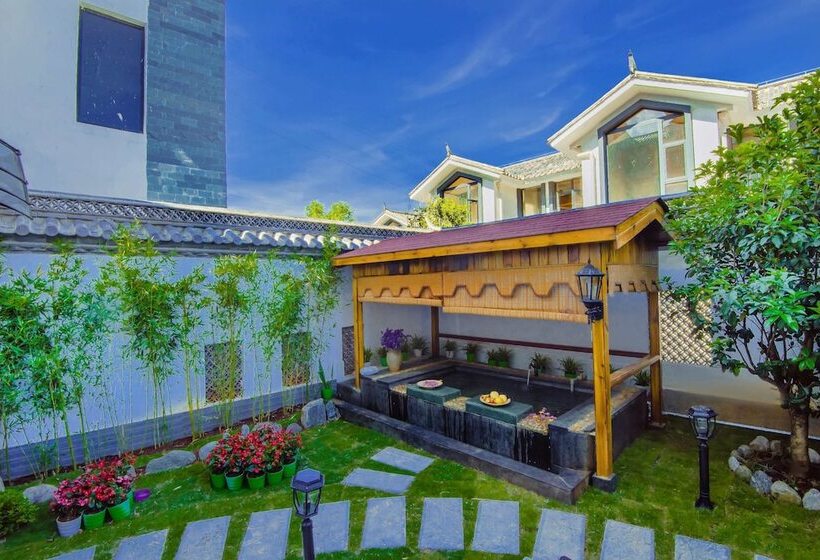 Loving Clouds Family Inn