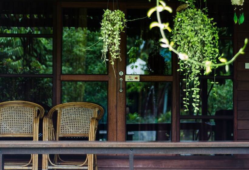 Maikaew Damnoen Resort