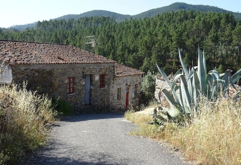 Palheiros Da Ribeira