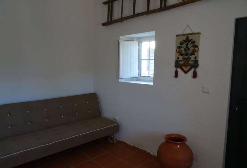 Palheiros Da Ribeira