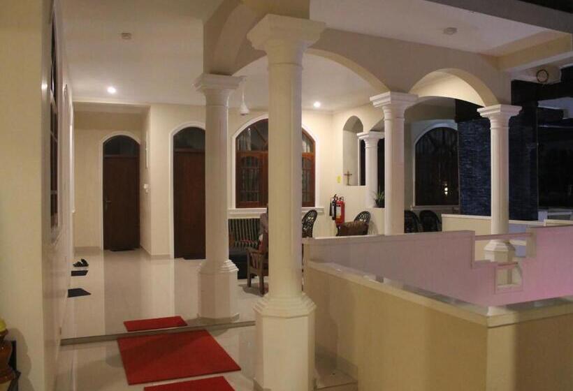 بنسيون Angel Inn Guest House