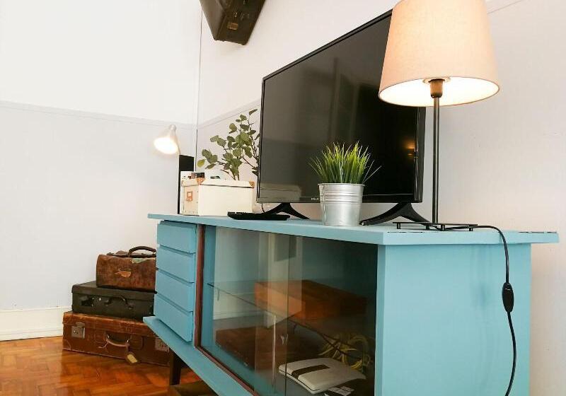 بنسيون Castilho 63 Hostel & Suites