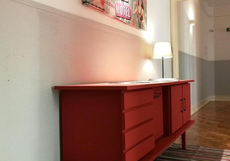 بنسيون Castilho 63 Hostel & Suites