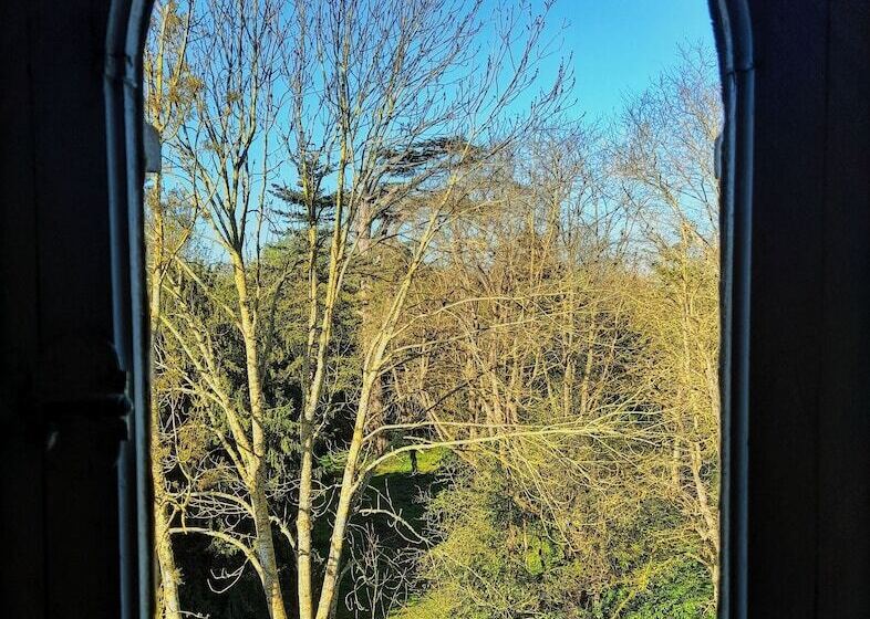 Пансион Chateau De Hieville