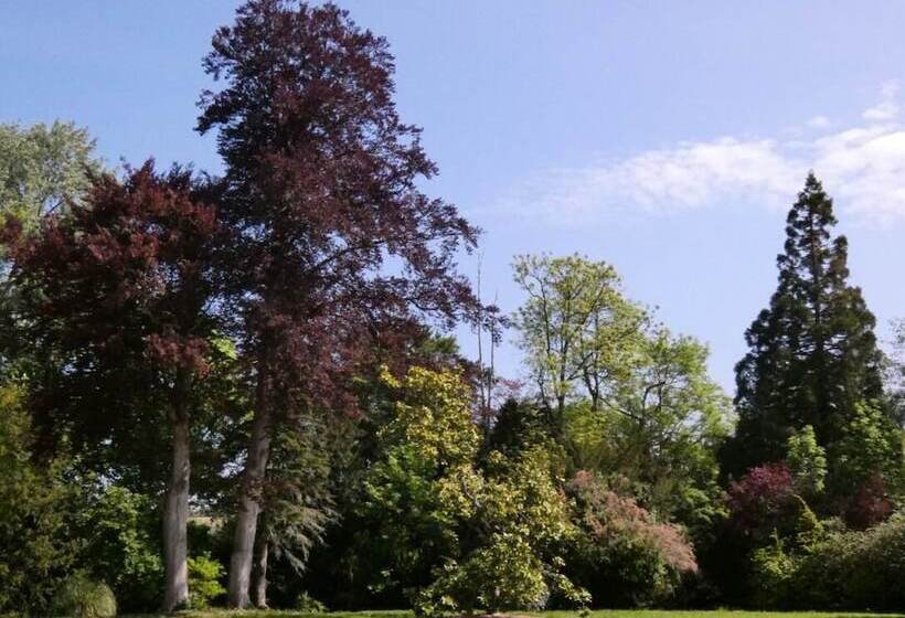 Пансион Chateau De Hieville