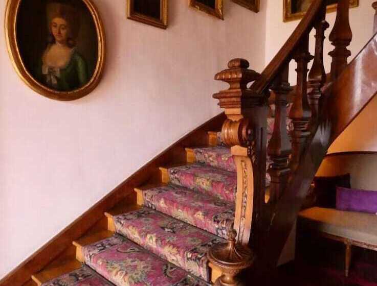 Пансион Chateau De Hieville