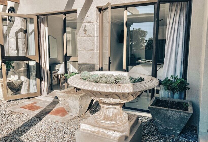 بنسيون Chateau De Marine Boutique Hotel & Wellness