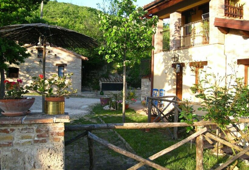 펜션 Countryhouse Il Sentiero Degli Ailanti