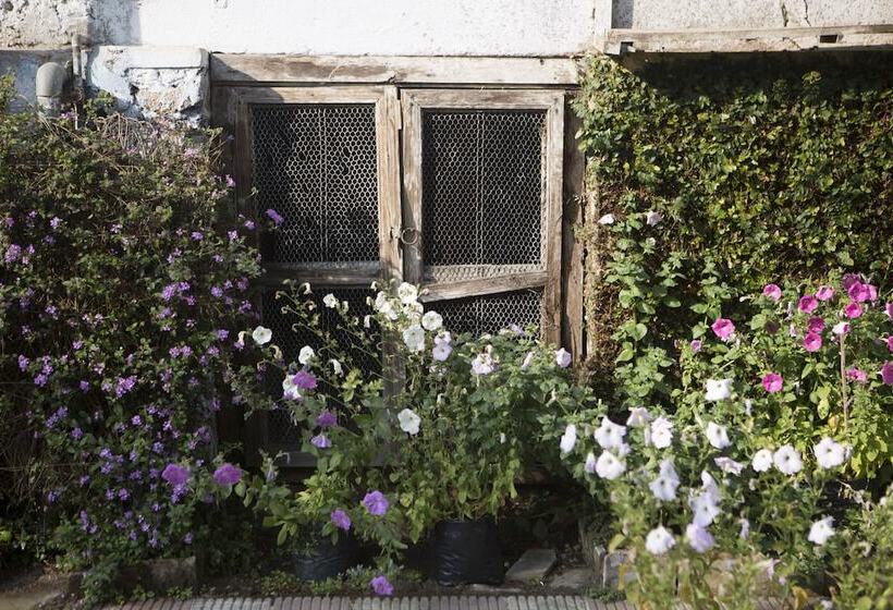 펜션 Goomtee Tea Garden Retreat