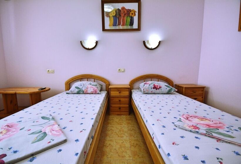 بنسيون Guest House Skazka