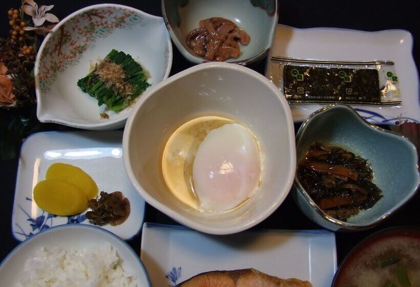 بنسيون Hanesawa Onsen Katoya Ryokan