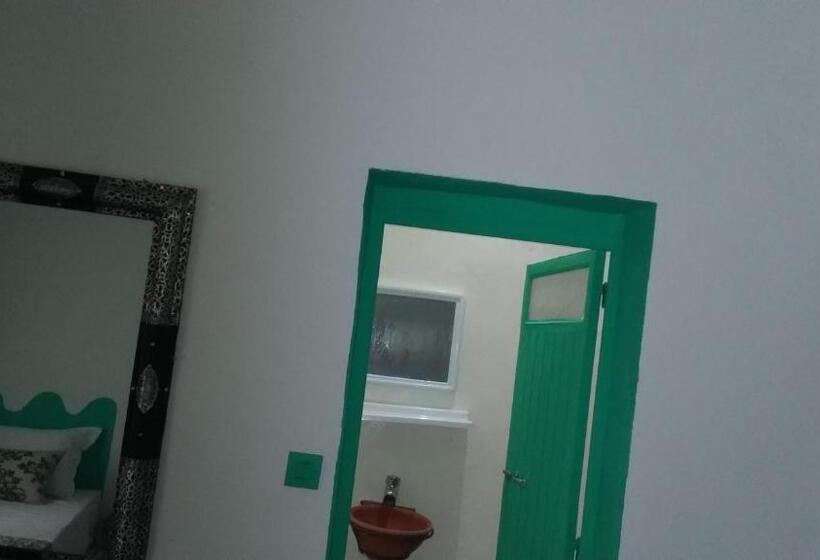 بنسيون Maison Les Grôttes