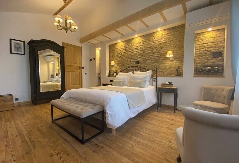 بنسيون La Maison Du Poëlon