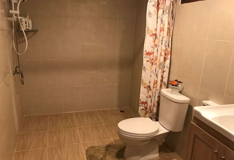 Пансион Maa Damnoen B&b