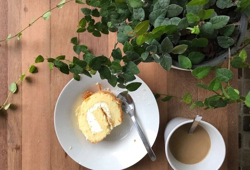 Пансион Maa Damnoen B&b