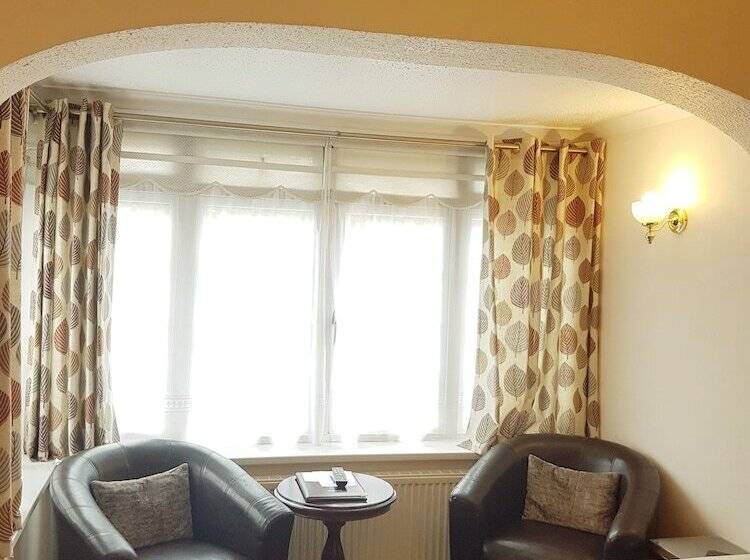 膳宿费 Penryn Guest House