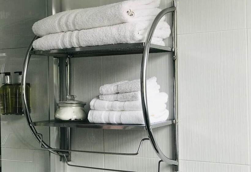 膳宿费 Penryn Guest House