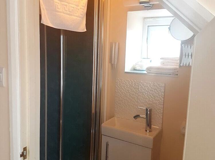 膳宿费 Penryn Guest House