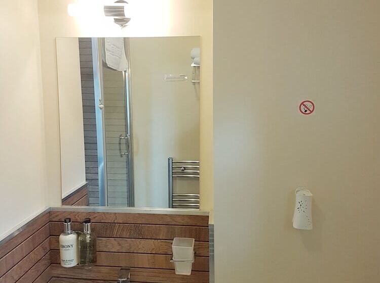 膳宿费 Penryn Guest House