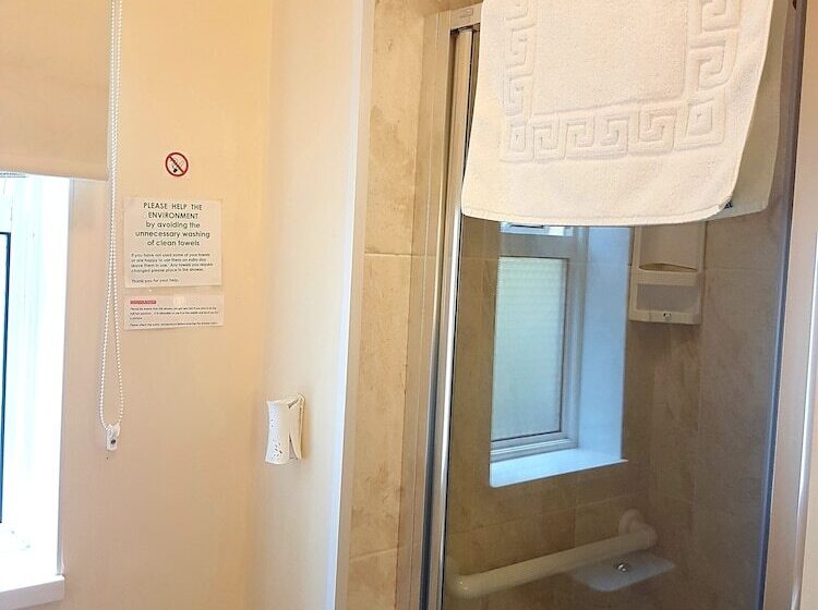 膳宿费 Penryn Guest House