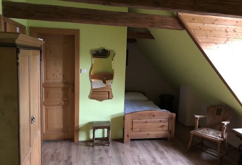 膳宿费 Penzion Zámek Lešany