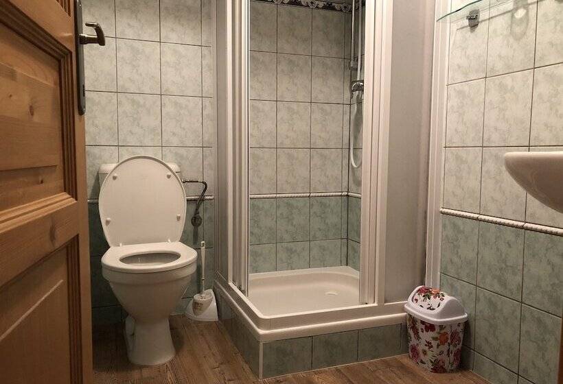 膳宿费 Penzion Zámek Lešany