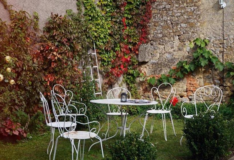 פנסיון Presbytere