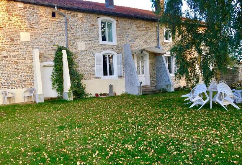 פנסיון Presbytere