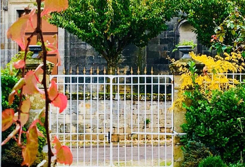 פנסיון Presbytere