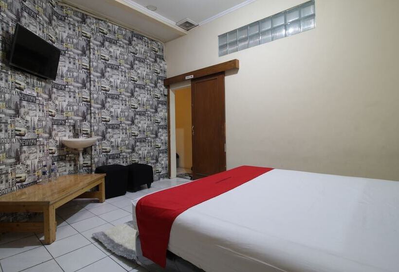 펜션 Reddoorz @ Pondok Kopi