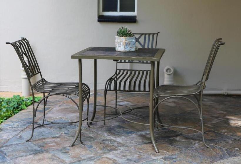 بنسيون Scott S Manor Guesthouse Function And Conference Venue