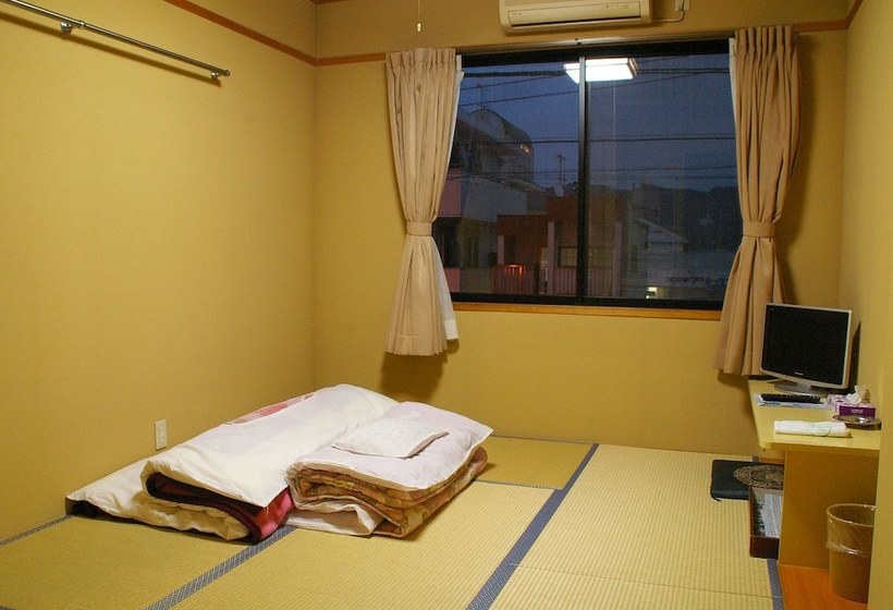 بنسيون Seigetsu Ryokan