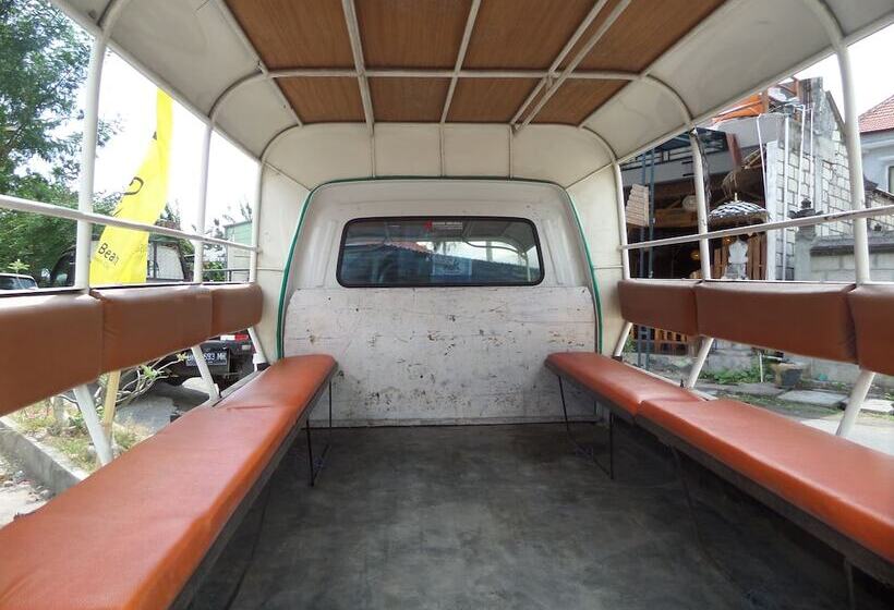 Pensió Semaya One Beach