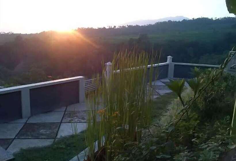بنسيون Senaru Lodge