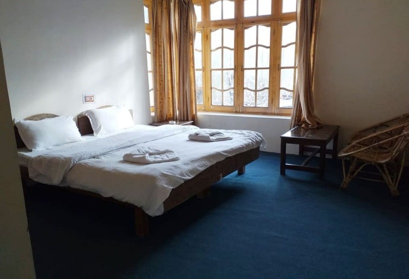 بنسيون Tih Kailash Mansarovar Home Stay & Guest Hs