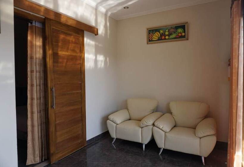 بنسيون Villa Amari