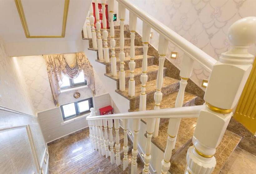 بنسيون Xiamen Feisu Champs Dora