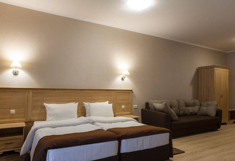 منتجع Volyn Country Club