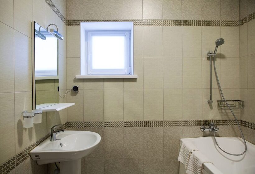 منتجع Volyn Country Club