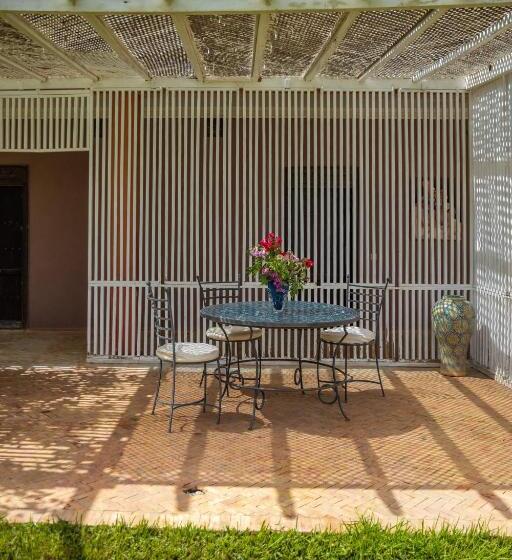 رياض Kasbah Alili