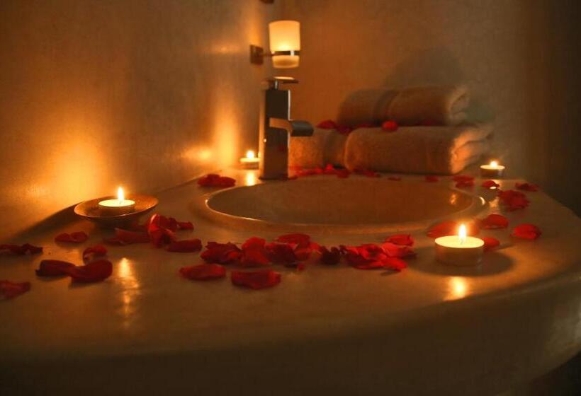 رياض Kasbah Alili