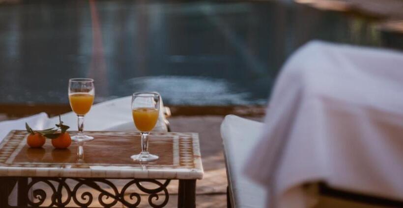 رياض Kasbah Alili