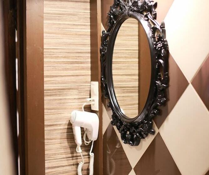 Shishki Na Lampushke   Bavarsky Khutor