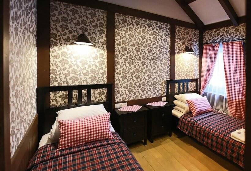 Shishki Na Lampushke   Bavarsky Khutor