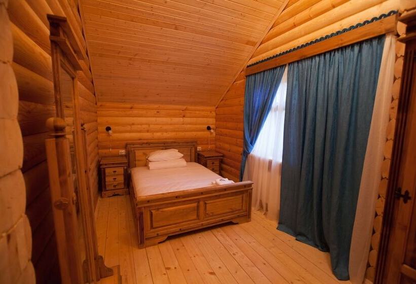 Shishki Na Lampushke   Russkaya Derevnya