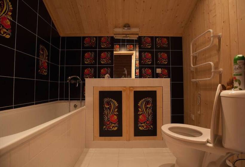 Shishki Na Lampushke   Russkaya Derevnya